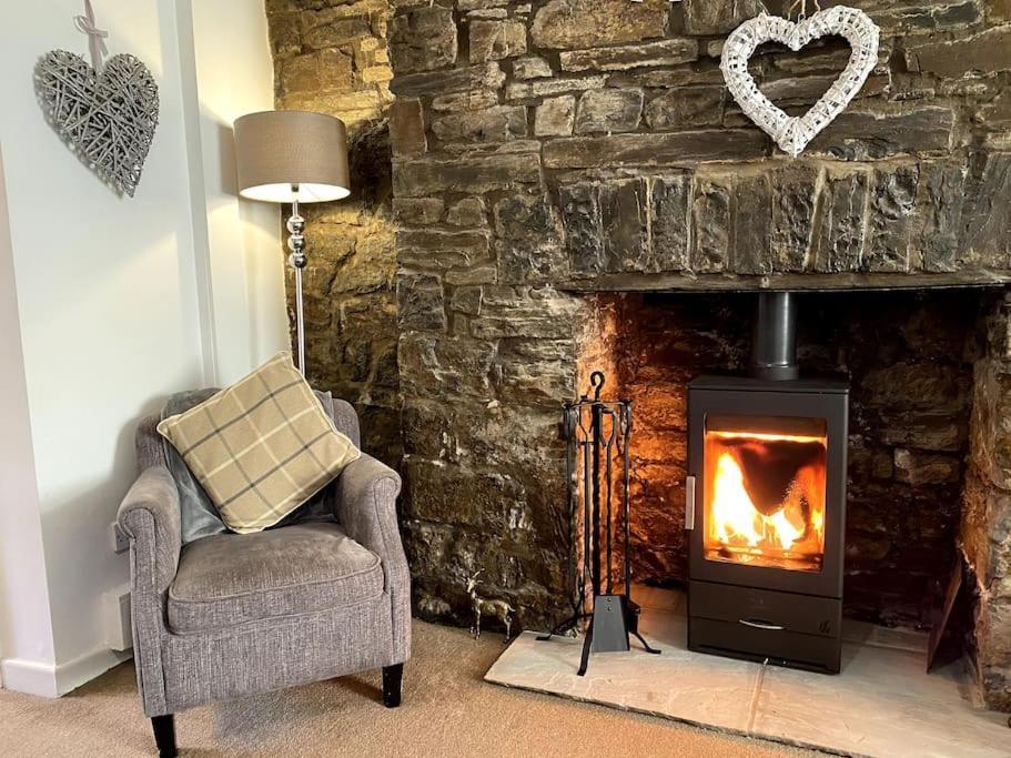 The Cwtch, Log Fire, Sleeps 6, Nr Zip World, Brecon And Bike Park Wales Vila Aberdare Exterior foto
