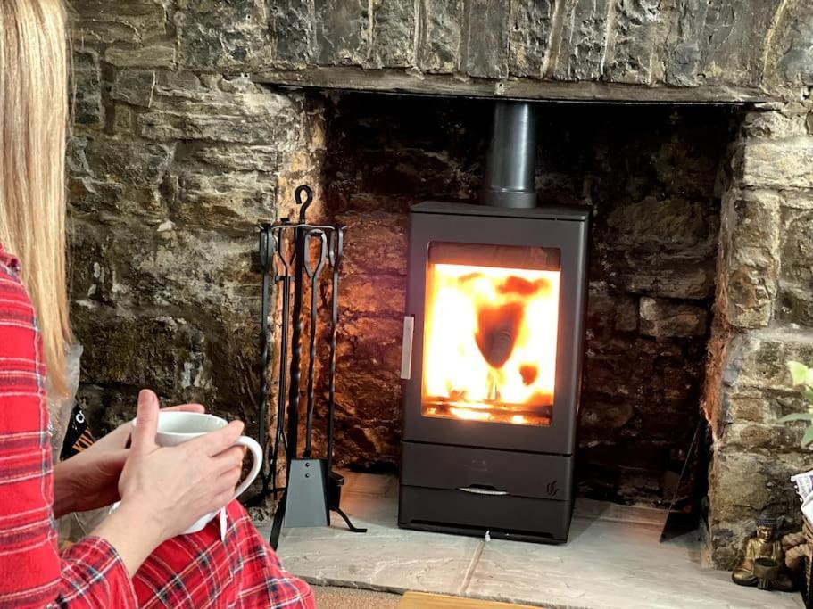 The Cwtch, Log Fire, Sleeps 6, Nr Zip World, Brecon And Bike Park Wales Vila Aberdare Exterior foto